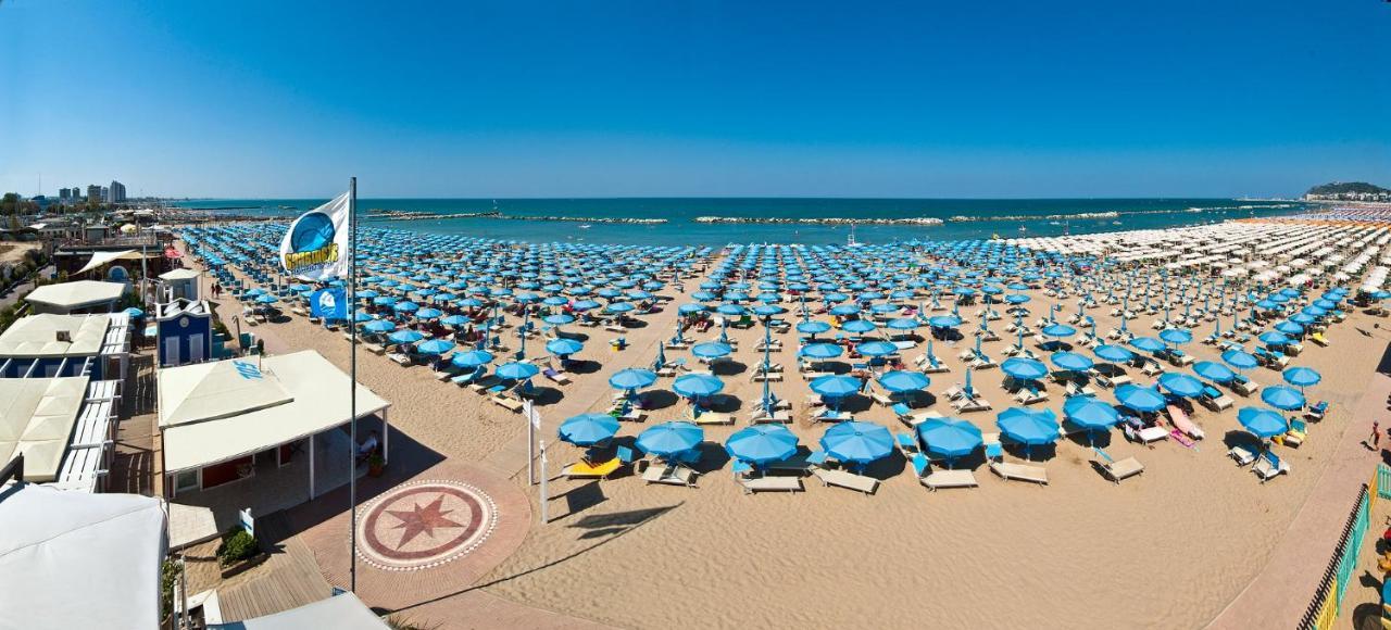 Hotel Panorama Cattolica Esterno foto