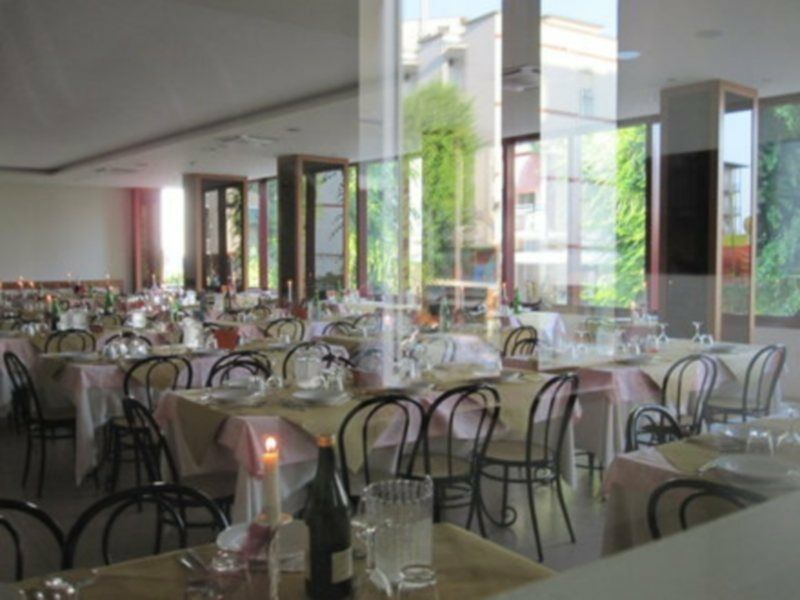 Hotel Panorama Cattolica Esterno foto